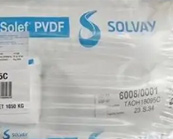    處理Solef PVDF原料安全嗎，是否需要特殊的設(shè)備來處理Solef PVDF（聚偏二氟乙烯）？